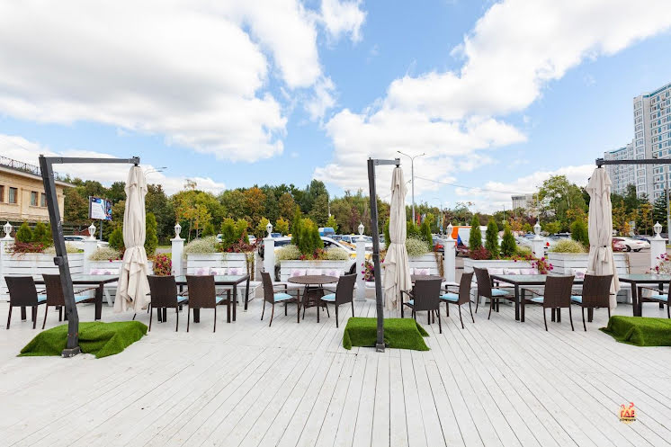 Веранда  в «Villaggio на Воронцовских прудах» фотография №6