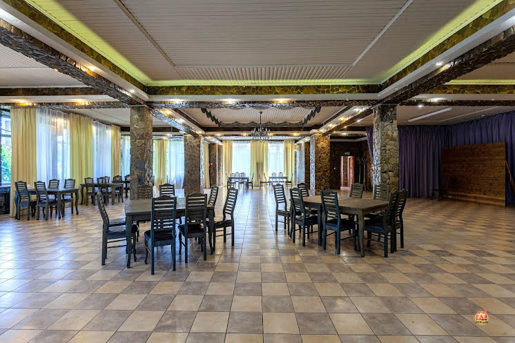 Основной зал в «Очаровательная полянка» фотография №14