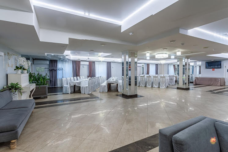 Зал на 100 человек в «Континент-Хауз» фотография №1