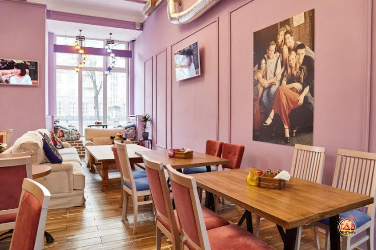 Зал «Квартира Моники» в «Френдс В гостях у Моники» фотография №5