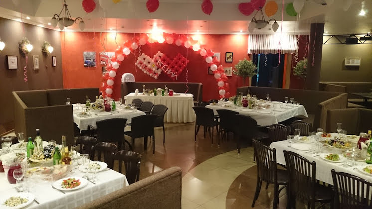 Основной зал  в «Zinger» фотография №9