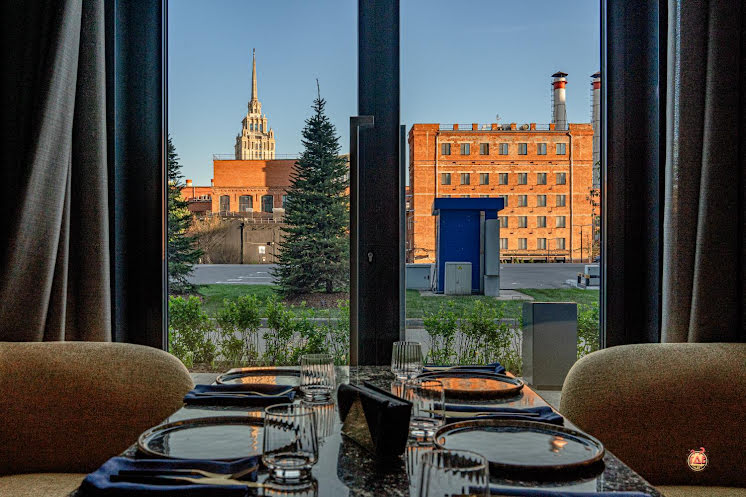 Зал с камином  в «Гарда бар» фотография №7