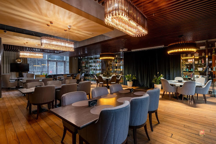 Зал ресторана в «Атмосфера» фотография №6