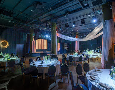  ресторан Madison Event Hall  & Mady