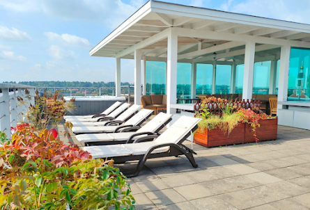 Открытая терраса в Балкон над Большим залом