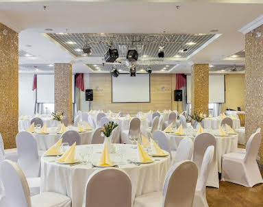  ресторан Охтинская