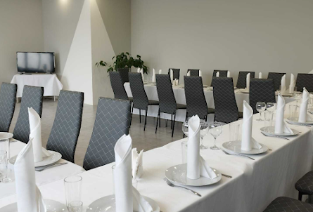 Большой зал в Средний зал