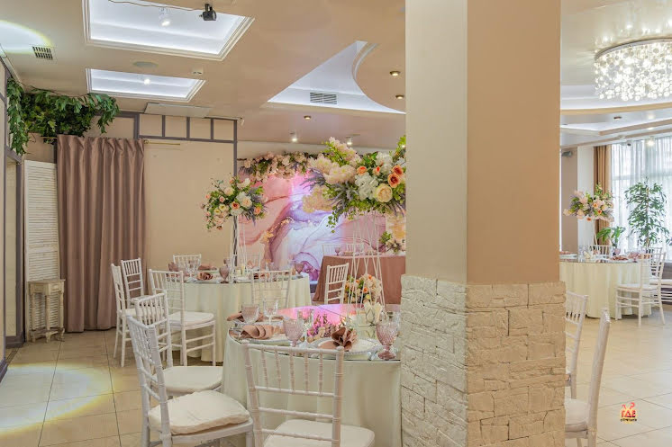 Основной зал  в «Liris Hall на Российском проспекте» фотография №16