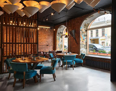 День рождения в Mr. India