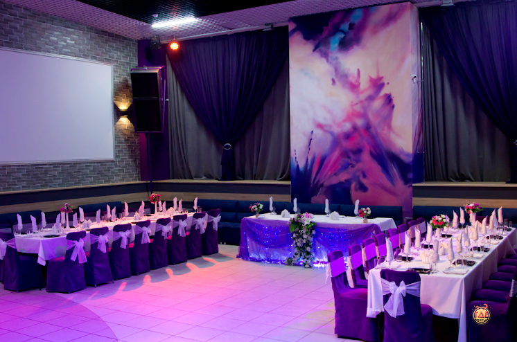 Основной зал в «KrisS» фотография №11