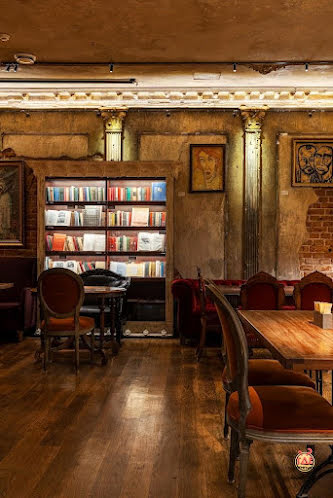 Основной зал в «БеZухов» фотография №4