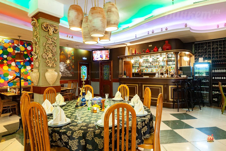 Основной зал ресторана в «Очаг Grill» фотография №15