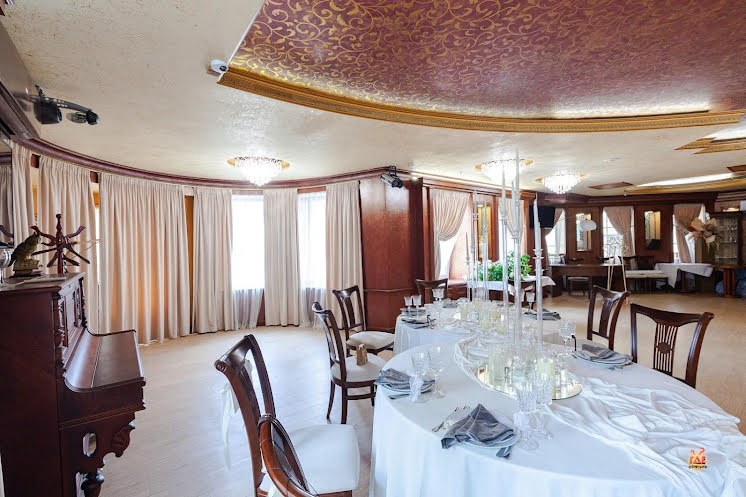 Основной зал в «Дворянское гнездо» фотография №14