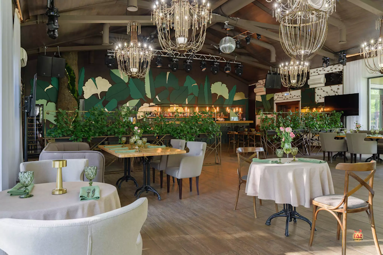 Зал ресторана в «LaFa» фотография №1