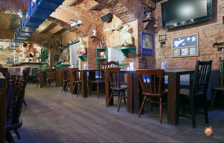 Основной зал  в «Клуб Петрович» фотография №3