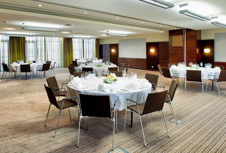 Зал «Калуга» в Зал «Санкт-Петербург»