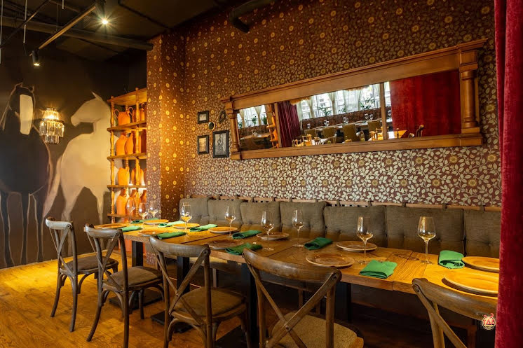 Основной зал в «Барбамбия» фотография №2