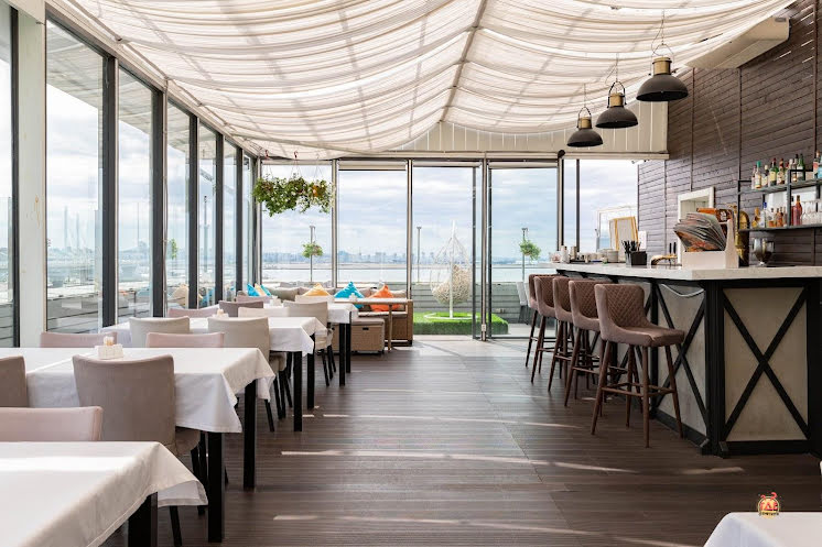 Sky Klauss в «Папаша Клаусс» фотография №14