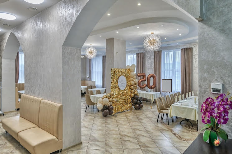 Зал на 70 человек в «Адель» фотография №3