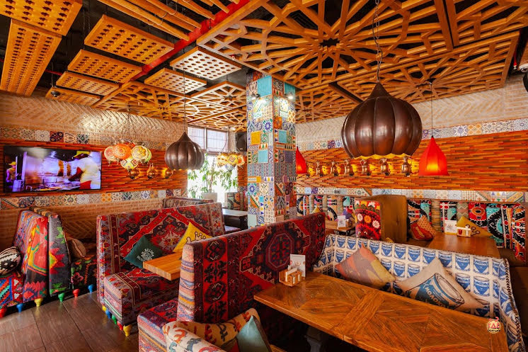 Зал ресторана  в «Чайхона №1 Новокосино» фотография №19