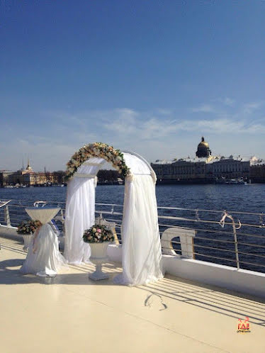 Верхняя палуба в «Ривер Лаундж-2» фотография №4