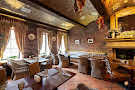 Зал с камином в «Вилла Паста»