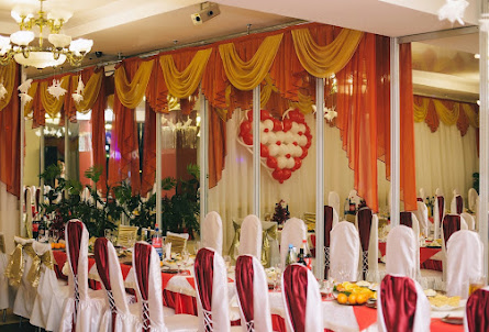 Зал на 90 человек в Зал на 20 человек