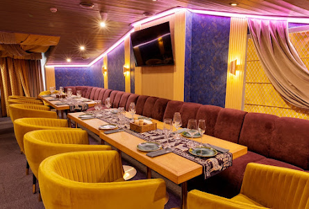 Семейный зал  в Караоке-зал