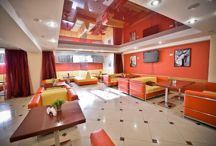 Зал «Lounge-Bar» в Зал «Старый холст»