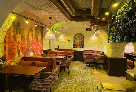 Большой банкетный зал в Малый банкетный зал