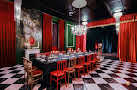 Основной зал  в «Atelier Noble Rot»