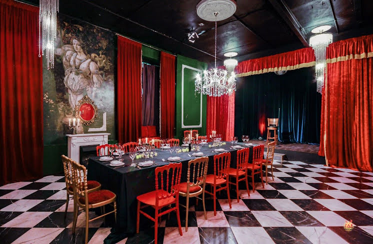 Основной зал  в «Atelier Noble Rot» фотография №7