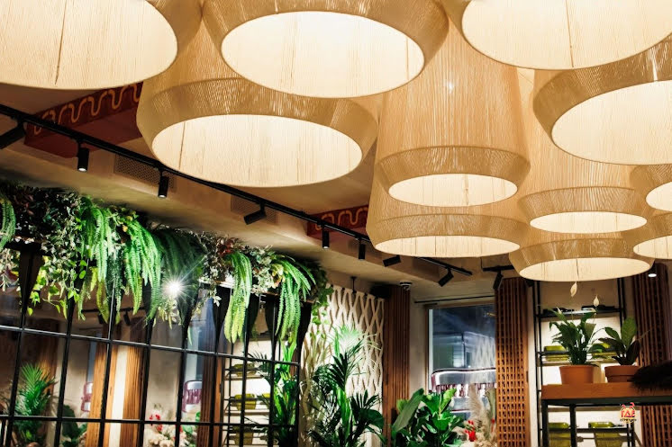 Основной зал в «Хачапури и Вино на Молодёжном» фотография №11