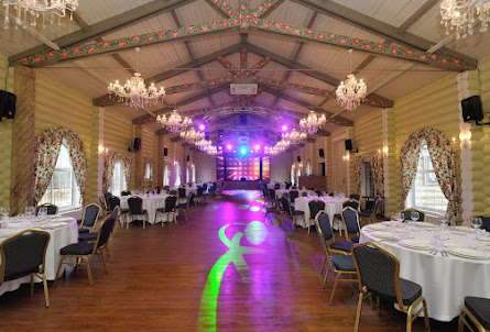 Пир горой в Ресторанные домики «Подворье бабы Яги»