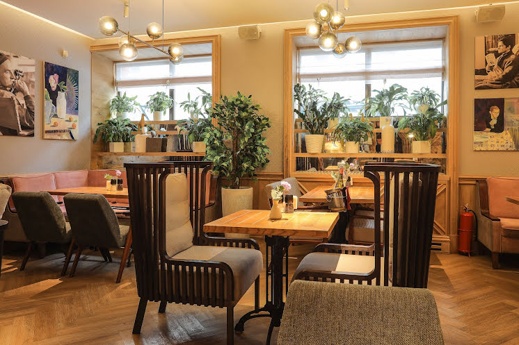 Основной зал в «Beefstroganoff Grill» фотография №1