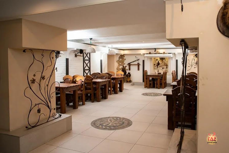 Общий зал в «Дичь» фотография №1