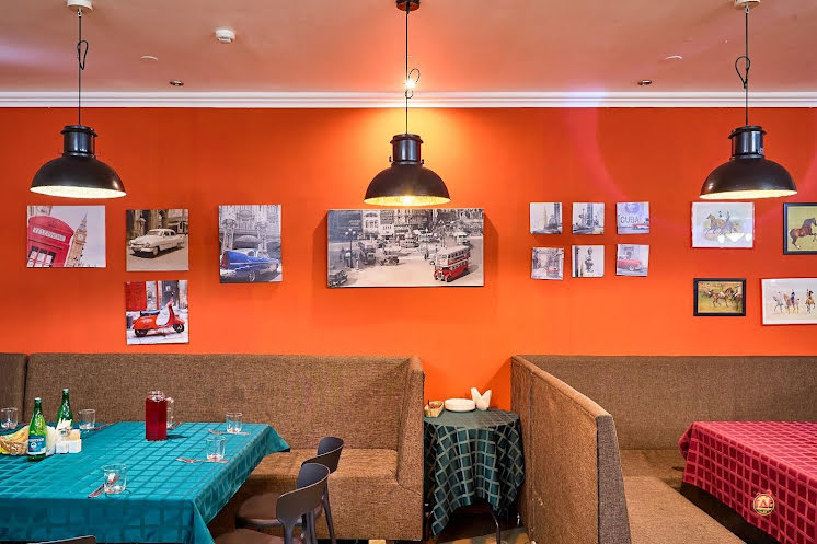 Основной зал  в «Zinger» фотография №7