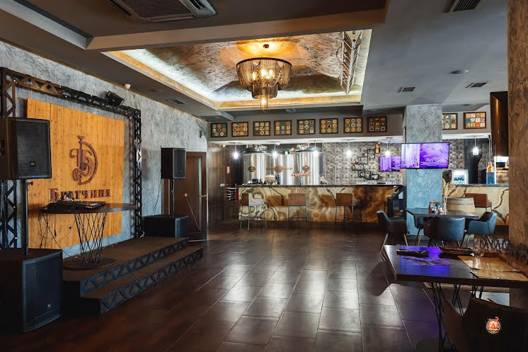 Основной зал  в «Братчина» фотография №9