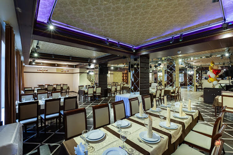 Основной зал ресторана  в «Загородный» фотография №9