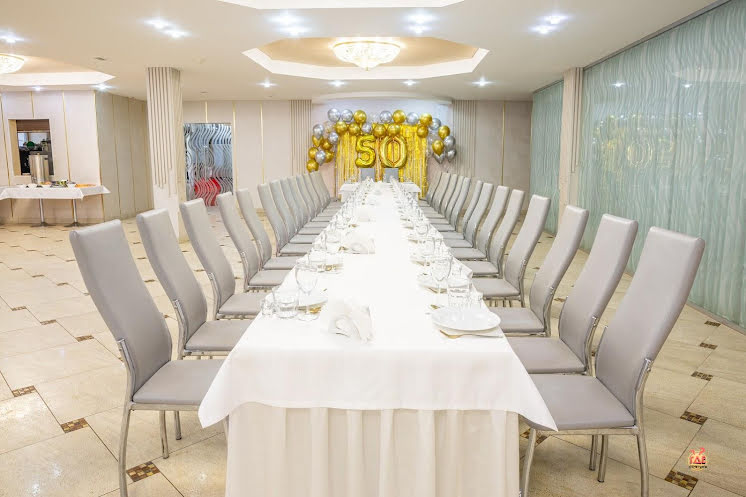 Большой банкетный зал в «Ашхана на Западной» фотография №1