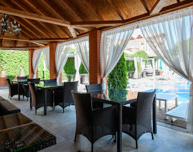  ресторан Шери Холл