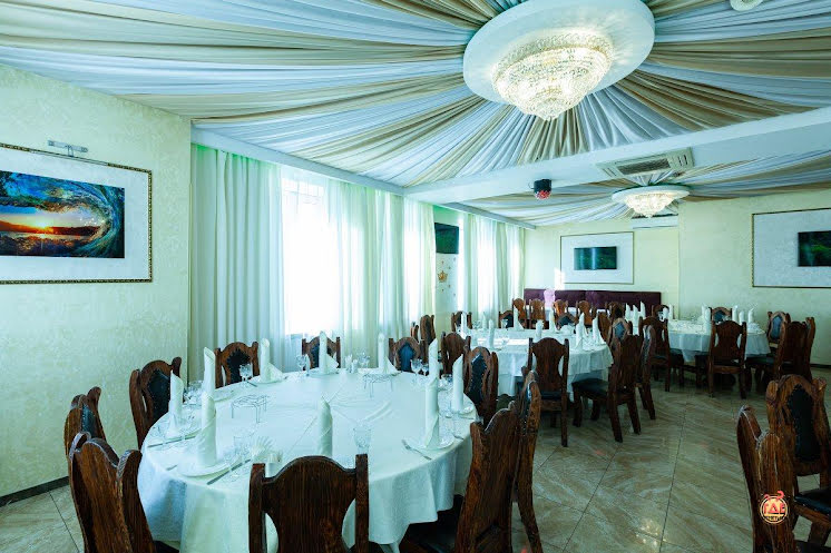 Большой зал в «Лион на Перовской» фотография №7