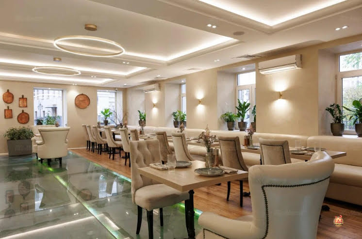 Зал с витражными окнами  в «Сунжа» фотография №5