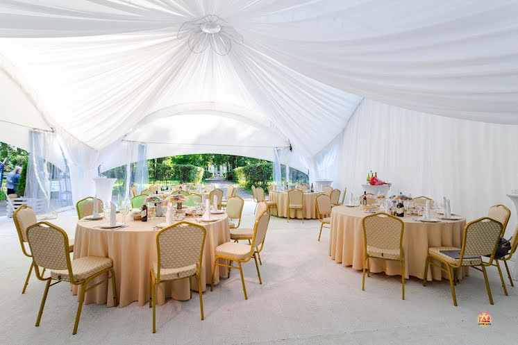 Шатёр у Каменной Оранжереи в «Усадьба Кусково» фотография №12