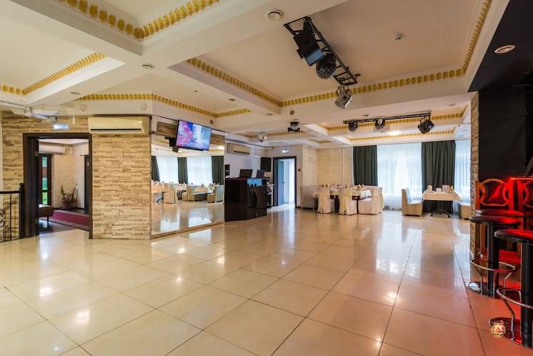 Основной зал в «Уют» фотография №12