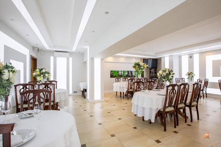 Малый зал в «У Эдуарда» фотография №1