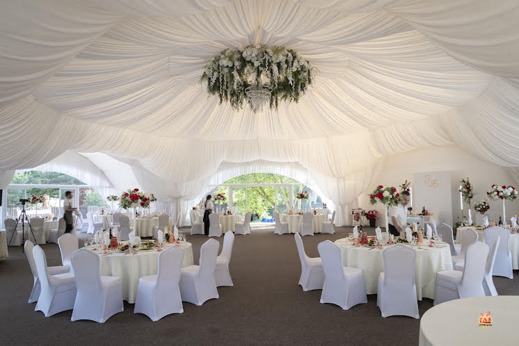 Большой шатер в «Волжская деревня» фотография №1