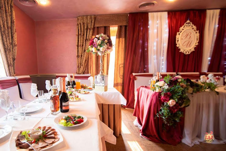 Основной зал в «Вилла Гламур» фотография №10