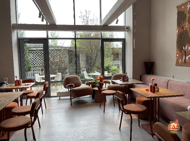 Основной зал в «Коза Тапас» фотография №13