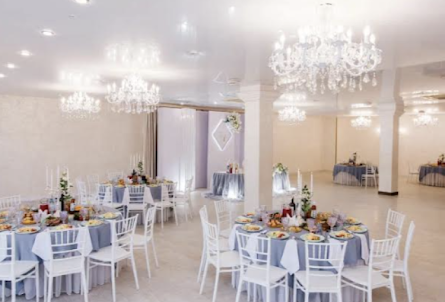 Большой зал в Малый зал